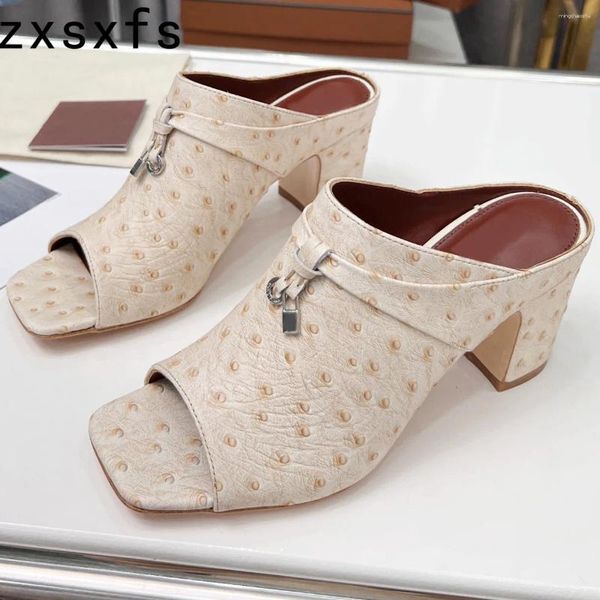 Pantoufles Peau d'autruche Chunky Diapositives Femmes Serrure En Métal Peep Toe Mules À Talons Hauts Dames Sandales En Daim Robe D'été Chaussures Femme 2024