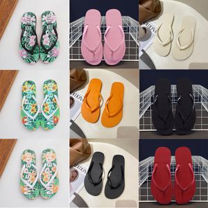 Slippels Outdoor Fashion Designer Sandalen 2024 Platform Classic geknepen strand Alfabet Print Flip Flops Summer Flat Casual Shoes 75