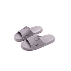 Pantoufles Hommes en plein air 2024 Femmes Femmes Designer Sandales Summer Beach Diapositives colorées GAI Rouge Rose Intérieur Slide Fashion Slipper Taille 36-45 A111 568 Wo Wos