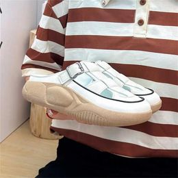 Slippers Plataform T Sandales en caoutchouc de sangle pour enfants Slidders Chaussures pour femmes Sneakers Sports Produits