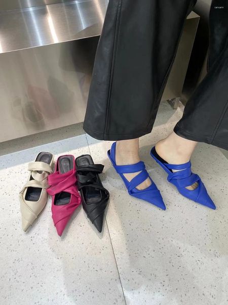 Slippers pointues Toe Femmes glisse 2024 Arrivées Chaussures robes de mode minces mi-talons noirs beige bleu rose été à l'extérieur de mule