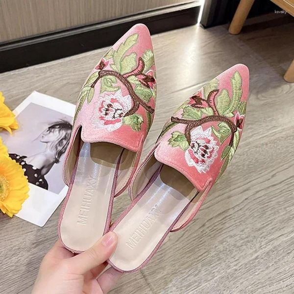 Slippers Print Femmes en daim Flats Mules Chaussures 2024 Spring Designer pointu Point Sandals Sandales Walking Flip Flops Femme