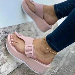 Pantoufles PU été moderne 2023 haute qualité chaussures pour femmes à talons bas plat avec boucle solide adulte concis