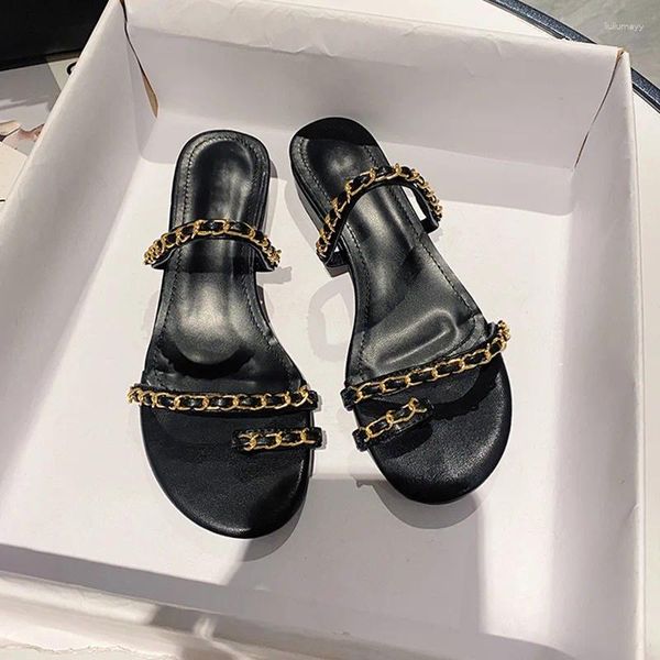 Zapatillas estilo punk femenino cadenas de metal clip dedo del pie banda estrecha chanclas mujeres tacón bajo gladiador sandalias mujer playa diapositivas