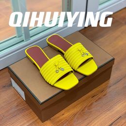 Zapatillas Qihuiying Handmade de cuero genuino Lock Metal Metal Decora Tobas de mulas al aire libre zapatillas Flip-Flops Bota Feminina