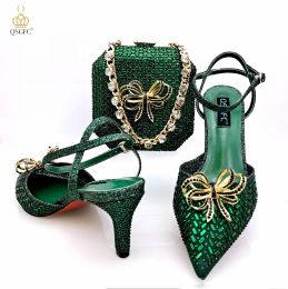 Slippers QSGFC 2023 Nouvelles chaussures INS Highheed et Sac de chaussures sexy de grandes strass
