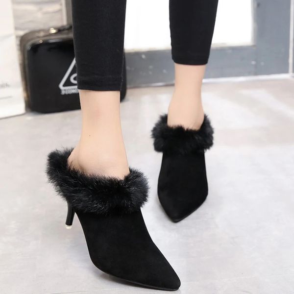 Pantoufles Qualité Pantoufles en peluche femmes sexy talons hauts mules en cheveux de lapin diapositives hiver bout pointu talons aiguilles tout-match mocassins noir/marron 231130