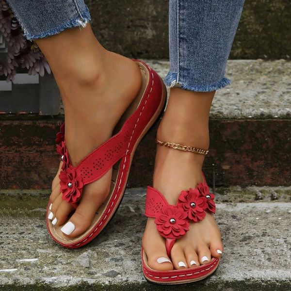 Zapatillas rojas para mujer, zapatos con tapa de verano, sandalias de cuña romanas informales bohemias, plataforma para mujer, deslizador decorativo H240328PN54