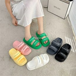 Slippers Rimocy Nieuwe antislip Badkamer Slippers Damesmode Gesp Zachte Bodem Platform Sandalen Vrouw Zachte Dikke Zool Thuis Slides