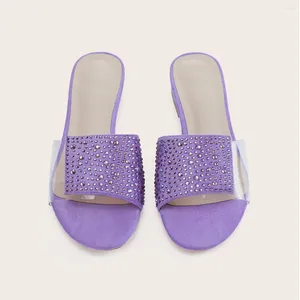 Slippers rond teen sandaal vrouwen buiten slijtage kristal lage vierkante hakschoenen beknopte bling zapatos para mujeres