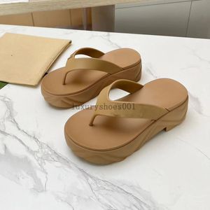 Pantoufles sandales femmes creux g chaussures de plate-forme de plate-forme d'été Mule Moule cadeau vert rose rouge jaune concepteur de luxe sliders décontractés en caoutchouc plat sandale fille 5.8 05