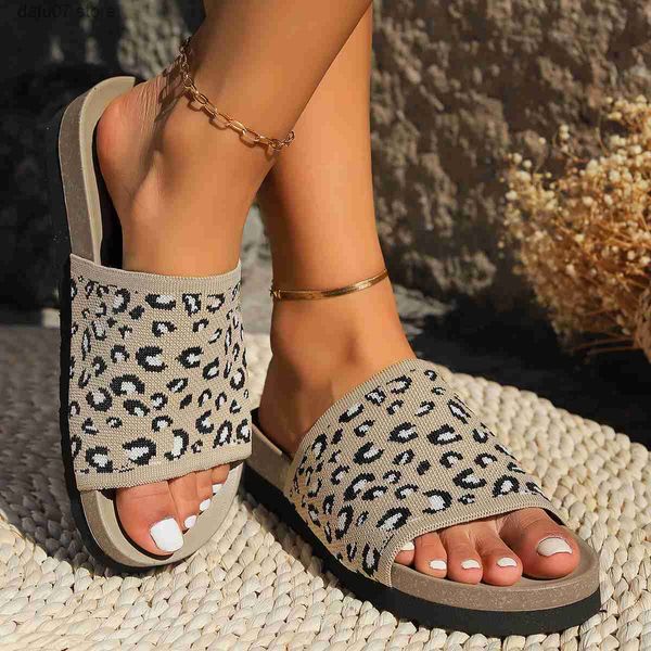 Pantoufles Sandales Pantoufles pour femmes avec imprimé léopard vêtements d'extérieur à la mode sandales antidérapantes à fond plat en vacances plageH240313