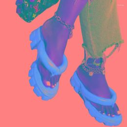Sandales Sandals pour femmes 2023 Summer Fashion épais Bottom Bottom Red String Chaussures de grande taille Flip Flops