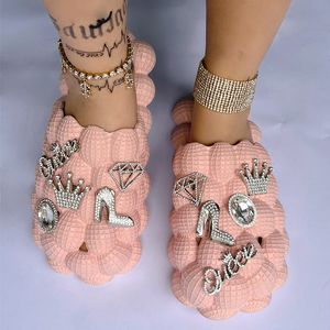 Slippers - Sélits de la personnalité des glissements de bulles de la mode en massage à domicile d'été pour hommes et femmes sandales tongs 230403