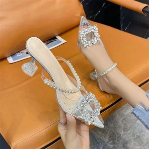 Slippers Sexy Crystal High Heels Transparent Dames Stilettos Luxury Chaussures pour femmes Party Banquet Bling Pumps Sandales d'été