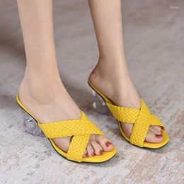 Chinelos sapatos femininos 2023 saltos de alta qualidade das mulheres verão casual feminino dedo do pé quadrado cor sólida senhoras