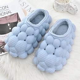 Zapatillas Zapatos para hombres Otoño Invierno casa antideslizante Lychee Bubble Slides venta al por mayor pareja de algodón de felpa chanclas de fondo grueso