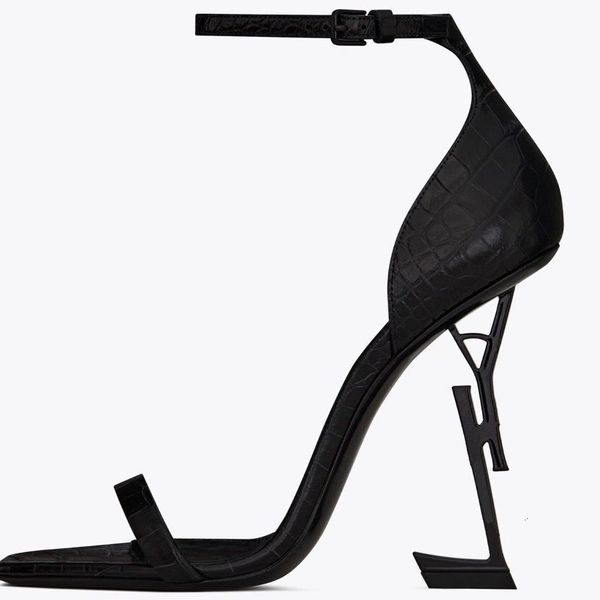 Pantoufles chaussures de luxe dames boucle en métal importé en cuir véritable plat plage concepteur femme sandales grande taille Mkj001