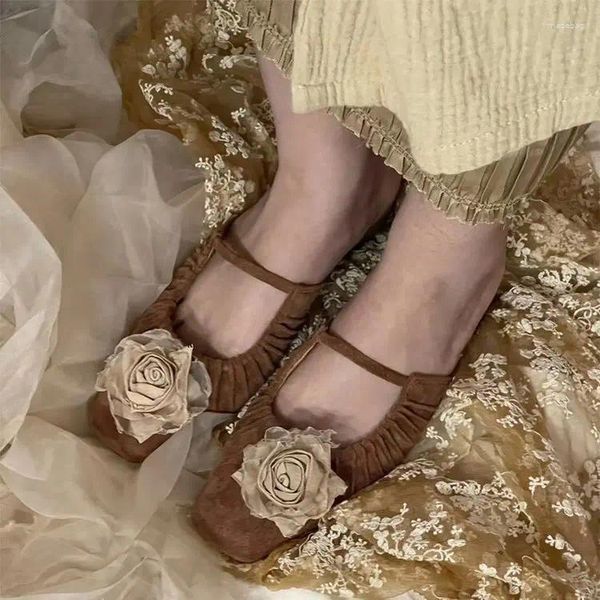 Pantoufles chaussures femme 2024 bas doux Pantofle troupeau couverture orteil fleur femme Mule confort plat Mules carré diapositives de base en caoutchouc