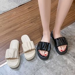 Slippels schoenen Woman's Slippers Med Platform Slides Fashion 2023 Flat Soft Summer Luxury Rome Pu Rubber Scandals Slippers Women Sum G230512