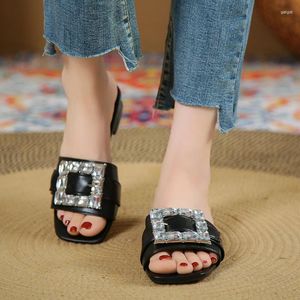 Slippers Silver 2024 Dames Zomer Square Rhinestones Buckle Design Low Heel Fashion Comfort Blue Shoes Black Female Sandalia