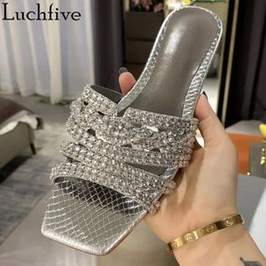 Pantoufles Argent Cristaux Femmes Bout Ouvert Mule Sandales D'été Appartements Chaussures Texturé Strass Dames Femme