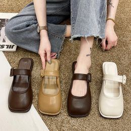 Slippers SLHJC Zomer vierkant teen lederen sandalen vrouwen platte hakglip op mode comfortabele muilezels schoenen glijbanen