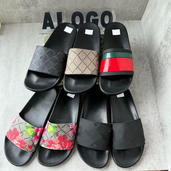 Designer Slippers Men Femmes Sandales Flip Flop Chaussures de fleurs Geranium Tiger Snake Imprimé Caoutchouc Été Été large Slipper taille 35-48