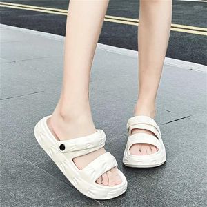Slippers slingeren terug lente mode dames sandalen 2023 grappige flip flops originele merk damesschoenen sneakers sport loper