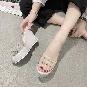 Slippers Slippers 2024 Doorzichtig PVC Gum Open Teen Cane Str Platform Wedge Slippers Sandalen Damesmode Hoge Hakken Grote maten H240326Q65P