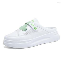 Pantoufles petites chaussures blanches femmes 2022 été simple maille respirant tout match sandales vêtements d'extérieur Semi-trai