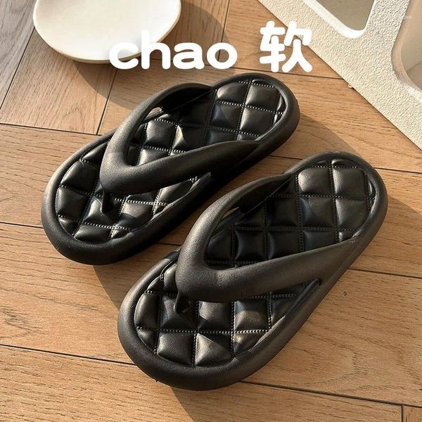 Slippers Soft Sole Femmes Diamond Match Design Luxury Tlip-Flops glisse de salle de bain Sandales intérieures Sandales Coupages d'été chaussures