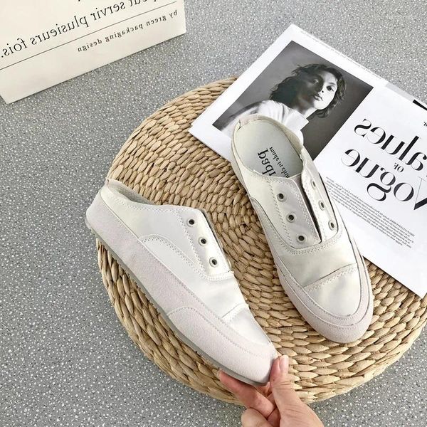 Slippers Satin espagnol à moitié petites chaussures blanches pour femmes Single décontracté Single Single et Suip