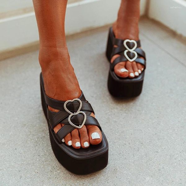 Slippers Summer 2024 Boucles à double sangle de plate-forme Fashion Goth Goth pour femmes Sandale pour chaussures noires confortables