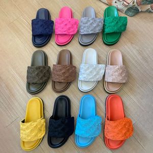 Zapatillas Sandalias de diseñador de verano Almohada de piscina Confort plano Mula Diapositivas Moda Mujer Sliders Correa delantera Zapatos de playa acolchados Negro Blanco Amarillo Marrón Rosa Tamaño 35-44