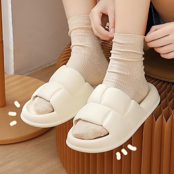 Pantoufles Été Mode Femmes Casual Pantoufle Unisexe Taille Unique Léger Doux Confortable EVA Hommes Maison Plancher Glisser Chaussures EU 36-45 SandalsSlippers