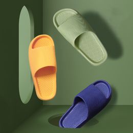 Slippers Summer Flip Flops Femmes Home Indoor Chaussures muteuses Eva Softsoled Cloud Slides Couple non fossé Sandales décontractées 230811