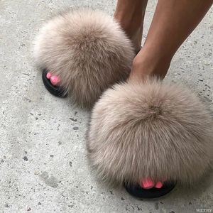 Slippers Summer Fur Fluffy Migne Plux Ladies Flip Flip Charming Home Home Outdoor Non Sandals Sandales plates résistantes