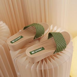 Pantoufles été herbe à talons hauts chaussures de plage sandales femmes 2023 sauvage coréen femmes plate-forme antidérapant croix Sandale