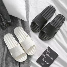 Zapatillas de verano Hombres Mujeres Interior Eva Cool Sandalias de fondo suave Tendencia Diapositivas de lujo Diseñador Zapatos de playa ligeros Zapatillas para el hogar Q0RS #