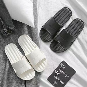 Slippers zomer mannen vrouwen binnen eva cool soft bodem sandalen trend luxe dia's ontwerper licht strandschoenen thuis slippers m9cb#