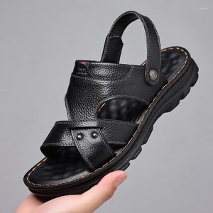 Pantoufles d'été en cuir pour hommes, sandales à double usage, loisirs, fond épais, tête ronde, chaussures de plage antidérapantes, 2023