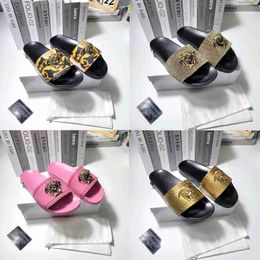 Slippers zomer palazzo sandaal tazz slippers luxe designer schoen dames heren rubberen zool strand glijbaan casual schoenen gouden stukje flat buiten schuifregelaars flip flop sandaal