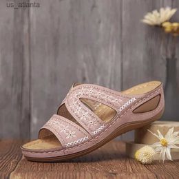 Slippers Summer Women Fashion Couleur solide Slip on Open Toe Ladies Sandales vintage Anti-Slip Leather Casual Platform Femel Shoes H240416