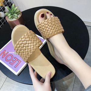 Pantoufles été femmes dames chaussures femme compensées talons hauts Creepers diapositives plat plate-forme creux plage