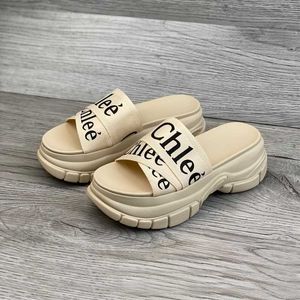 Zapatillas de verano mujeres zapatillas cuña tacones altos sandalias de suela plataforma femenina toboganes blancos para mujer zapatos de boca abiertos