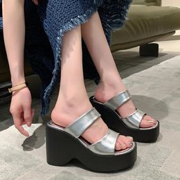 Slippers Super High Heel PU Summer Modern verkocht ondiepe casual 2024 Kwaliteit damesschoenen Wedges Peep Toe dames