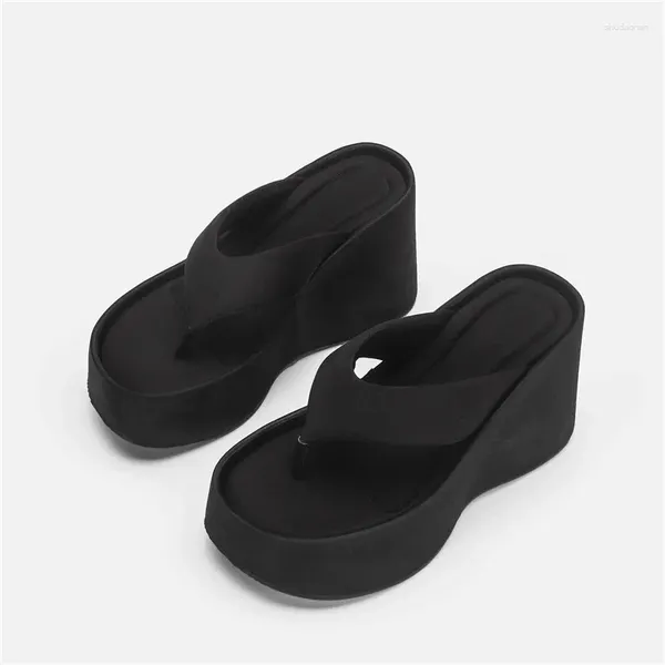Pantoufles épaisses de fond femme noire ouverte plate plate-forme plate de plate-forme d'été chaussures féminines de tongs extérieurs sexy mujer