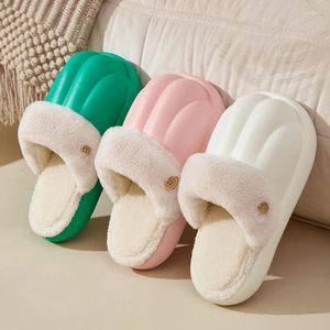 Slippétes Coton de semelle épaisse pour hommes et femmes en hiver étanche à l'intérieur sans glissement avec une traînée amovible chaude en velours