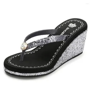 Slippers Sandales de plage à semelles épaisses Rignestone féminin 8 cm de hauteur chaussures paillettes cristaux flip flip rose noir argent grand taille 35-41